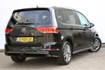 Volkswagen Touran 1.5 TSI 150PK DSG Aut. Highline Business R | 7 Persoons | Trekhaak | App-Connect | Camera | 17'' LMV