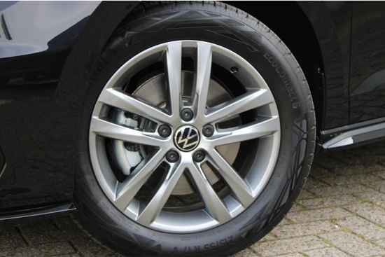 Volkswagen Touran 1.5 TSI 150PK DSG Aut. Highline Business R | 7 Persoons | Trekhaak | App-Connect | Camera | 17'' LMV