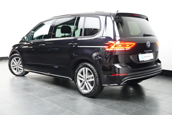 Volkswagen Touran 1.5 TSI 150PK DSG Aut. Highline Business R | 7 Persoons | Trekhaak | App-Connect | Camera | 17'' LMV