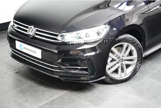 Volkswagen Touran 1.5 TSI 150PK DSG Aut. Highline Business R | 7 Persoons | Trekhaak | App-Connect | Camera | 17'' LMV