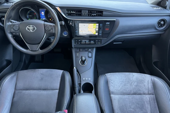 Toyota Auris 1.8 HYBRID LEASE | TREKHAAK | CAMERA | LEDER | PANO DAK | 17'' LMV | NAVI |