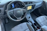 Toyota Auris 1.8 HYBRID LEASE | TREKHAAK | CAMERA | LEDER | PANO DAK | 17'' LMV | NAVI |
