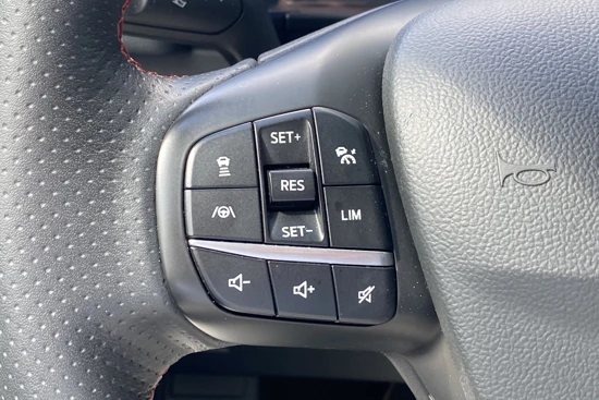 Ford Kuga 2.5 PHEV 225pk ST-Line | Panoramadak | Adaptive cruise controle | Camera | Dodehoekdetectie | LED | Keyless entry | Elektrische