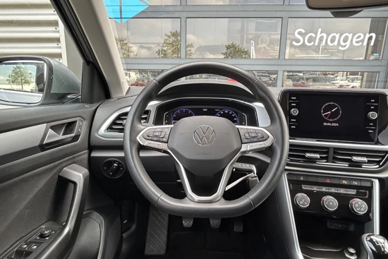 Volkswagen T-Roc 1.0 TSI 110 pk Life 75 Edition | Achteruitrijcamera | Navigatie by app | Cruise control adaptief |