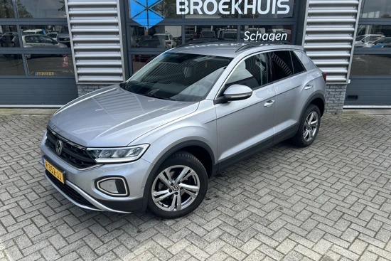 Volkswagen T-Roc 1.0 TSI 110 pk Life 75 Edition | Achteruitrijcamera | Navigatie by app | Cruise control adaptief |