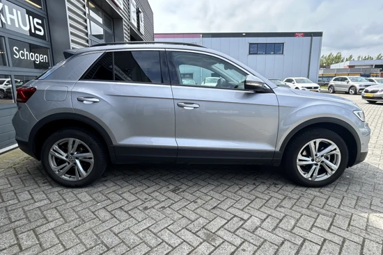 Volkswagen T-Roc 1.0 TSI 110 pk Life 75 Edition | Achteruitrijcamera | Navigatie by app | Cruise control adaptief |