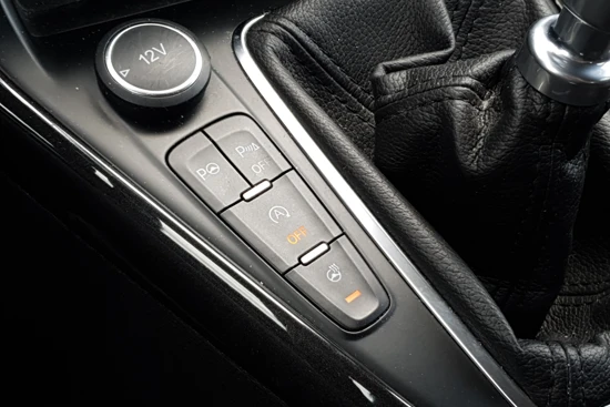 Ford Focus Wagon 1.0 Titanium | Winter Pack | Cruise Control | Navigatie | Parkeersensoren