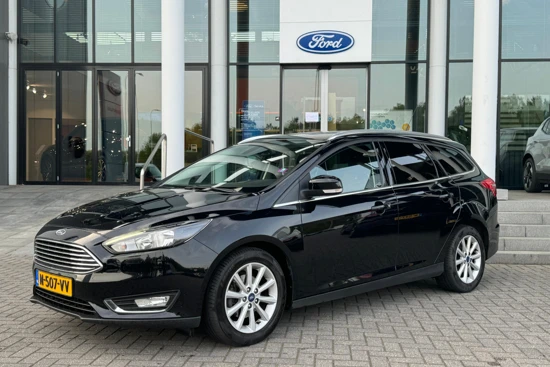 Ford Focus Wagon 1.0 125PK Titanium | NETTE O.H. HISTORIE! | TREKHAAK | STUUR/STOEL VERWARMING | CRUISE CONTROL | PRIVACY GLASS | VOORRUIT