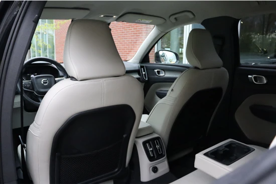 Volvo XC40 T5 Recharge Inscription | Parkeercamera | BLIS Dode Hoek Detectie | 19 inch | Lederen bekleding | Zitting verlenging voorstoelen