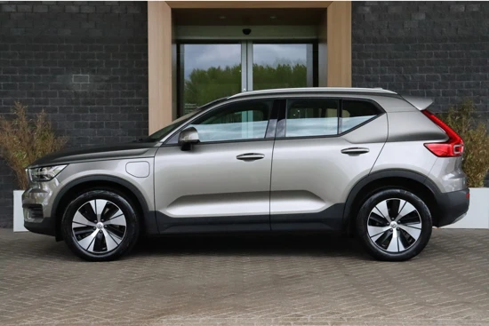 Volvo XC40 T5 Recharge Inscription | Trekhaak | Adaptieve Cruise Control | Pilot Assist | BLIS Dode Hoek Detectie | Parkeercamera | Parkeer