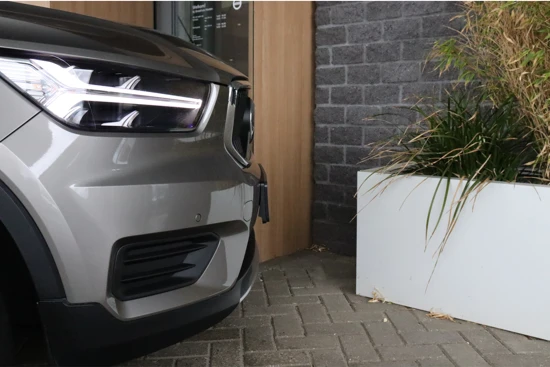 Volvo XC40 T5 Recharge Inscription | Trekhaak | Adaptieve Cruise Control | Pilot Assist | BLIS Dode Hoek Detectie | Parkeercamera | Parkeer