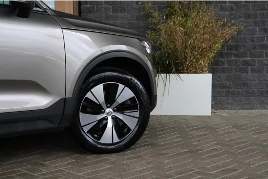 Volvo XC40 T5 Recharge Inscription | Trekhaak | Adaptieve Cruise Control | Pilot Assist | BLIS Dode Hoek Detectie | Parkeercamera | Parkeer