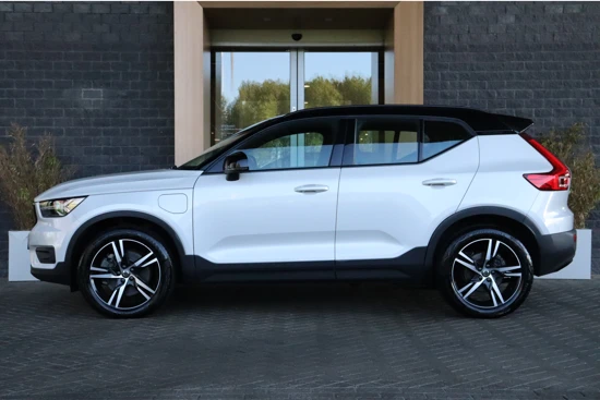 Volvo XC40 T5 Recharge R-Design | Elektrische bestuurdersstoel met geheugen | Stoel en Stuurwielverwarming | Adaptieve Cruise Control | Pil