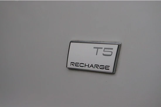Volvo XC40 T5 Recharge R-Design | Trekhaak | Elektrische bestuurdersstoel met geheugen | Stoel en Stuurwielverwarming | Adaptieve Cruise Co