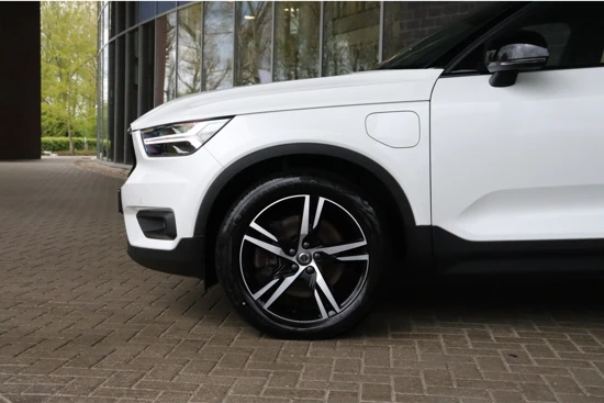 Volvo XC40 T5 Recharge R-Design | Trekhaak | Elektrische bestuurdersstoel met geheugen | Stoel en Stuurwielverwarming | Adaptieve Cruise Co