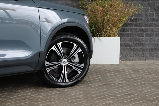 Volvo XC40 T4 Recharge Inscription | Parkeercamera | Lederen Bekleding | 19 Inch | Keyless Drive | Cruise Control | Parkeersensoren voor+ac