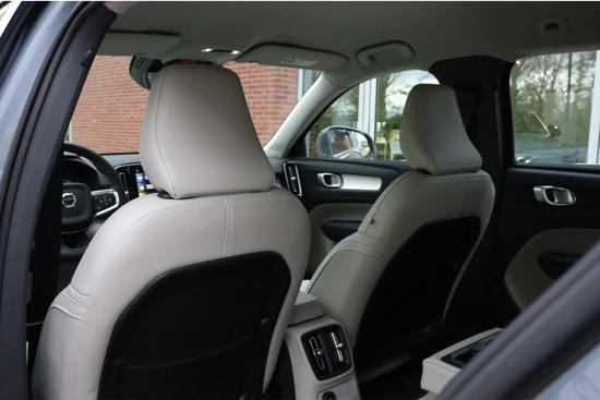 Volvo XC40 T4 Recharge Inscription | Parkeercamera | Lederen Bekleding | 19 Inch | Keyless Drive | Cruise Control | Parkeersensoren voor+ac