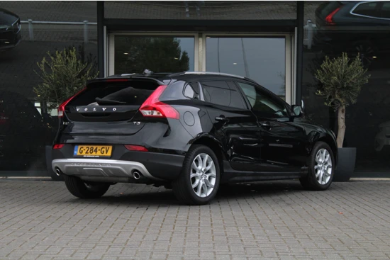 Volvo V40 Cross CountryT3 Polar+ Luxury | Adaptive Cruise | Leder | Getint Glas | Harman Kardon | Camera | Stoel & Stuurverwarming