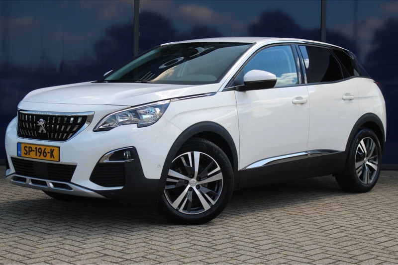 Peugeot 3008 1.2 130Pk Aut. Première | Trekhaak | St.verwarming | LED | Climate & Cruise C. | PDC V&A |