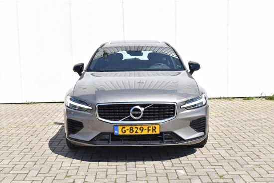 Volvo V60 T8 Twin Engine AWD R-Design #Panorama #Head-Up #Leder