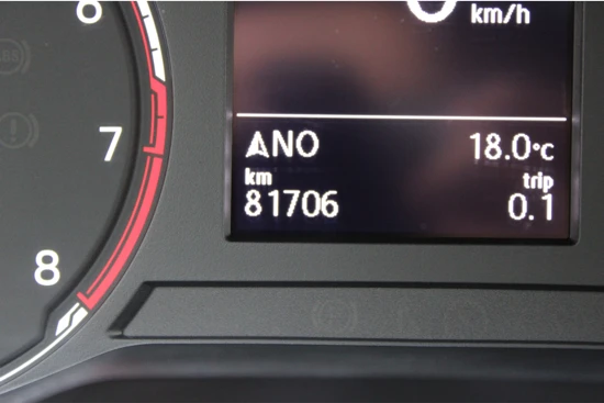 Volkswagen T-Cross Style 1.0 TSI 110 pk DSG | Navigatie | PDC v+a | 17"Lmv | Adaptive Cruise Control