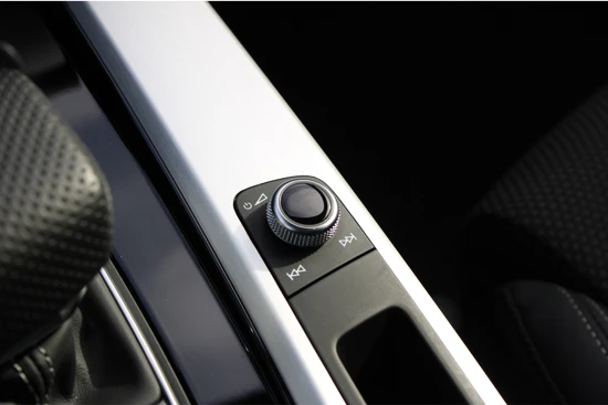 Audi A4 Avant S Edition 35 TFSI 150 pk S-tronic | Navigatie | PDC v+a | LED | Adap. Cruise Control | 18"Lmv | Elek.Achterklep
