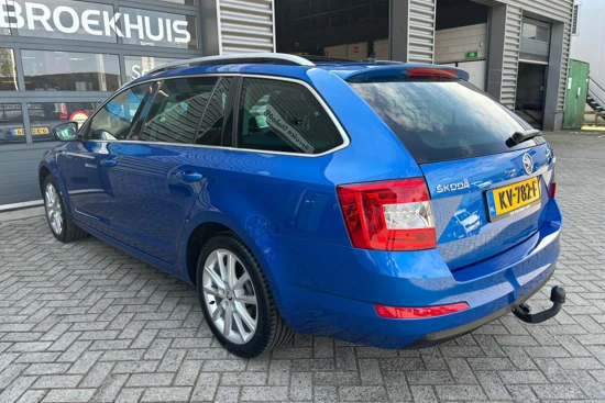 Škoda Octavia Combi 1.0 TSI 110 pk Ambition Business| Trekhaak | Navigatie | Elektrisch glazen panorama-dak | Parkeersensoren |