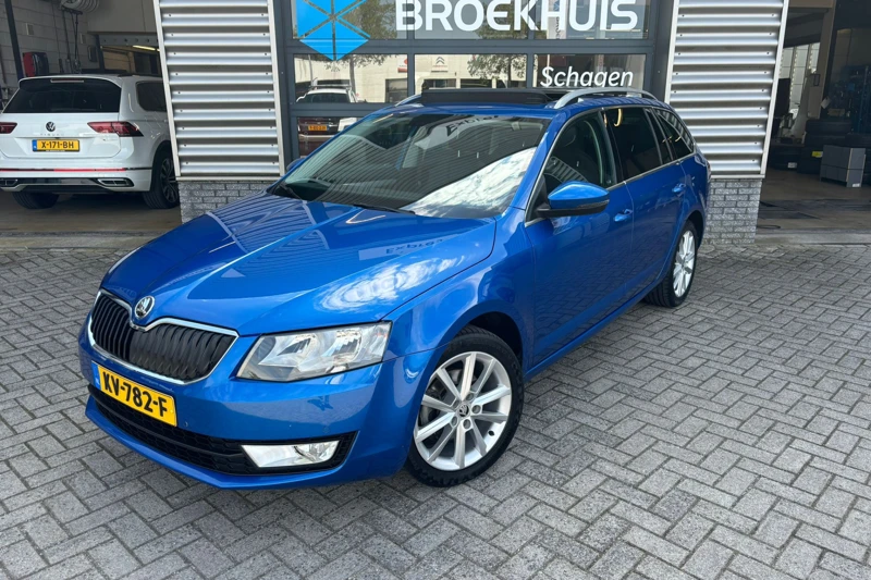 Škoda Octavia Combi 1.0 TSI 110 pk Ambition Business| Trekhaak | Navigatie | Elektrisch glazen panorama-dak | Parkeersensoren |