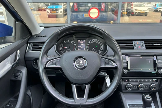 Škoda Octavia Combi 1.0 TSI 110 pk Ambition Business| Trekhaak | Navigatie | Elektrisch glazen panorama-dak | Parkeersensoren |