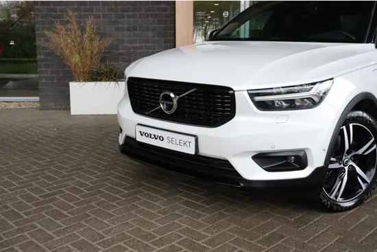 Volvo XC40 T5 Recharge R-Design | Vol! | 360° Camera | Schuifdak | Harman Kardon | Stoel en Stuurwielverwarming | Full LED Meesturende kopl