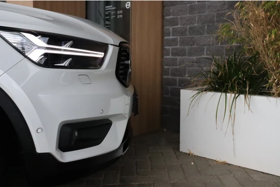 Volvo XC40 T5 Recharge R-Design | Vol! | 360° Camera | Schuifdak | Harman Kardon | Stoel en Stuurwielverwarming | Full LED Meesturende kopl