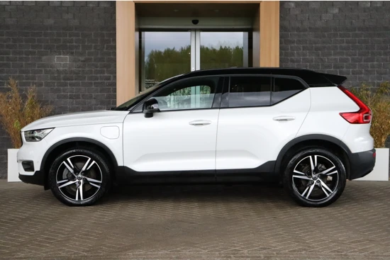 Volvo XC40 T5 Recharge R-Design | Vol! | 360° Camera | Schuifdak | Harman Kardon | Stoel en Stuurwielverwarming | Full LED Meesturende kopl