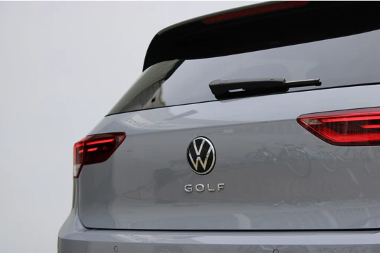 Volkswagen Golf Life 1.0 TSI 110 pk | Navigatie | PDC v+a | Cruise Control Adaptief | LED | 16"Lmv