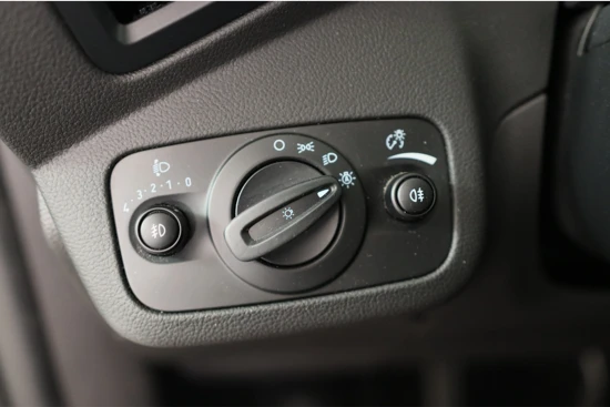 Ford Kuga 1.5 EcoBoost Titanium | Dealer Onderhouden! | Navi | Trekhaak | Clima | Keyless | Parkeersensoren V+A | 17'' Lichtmetalen Velgen