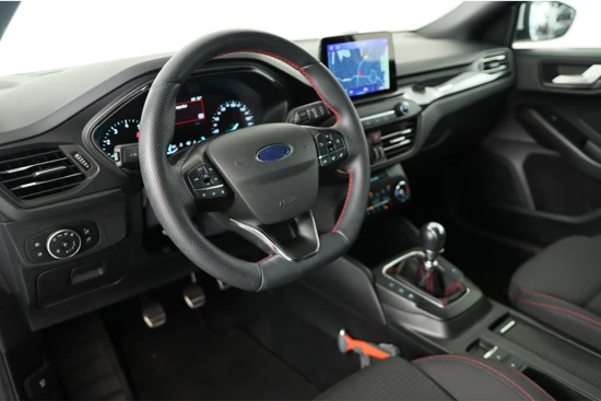 Ford FOCUS Wagon 1.0 EcoBoost ST Line Business | Dealer Onderhouden! | LED | Navi | Winterpack | Clima | Parkeersensoren | Keyless | 17'' Lichtme