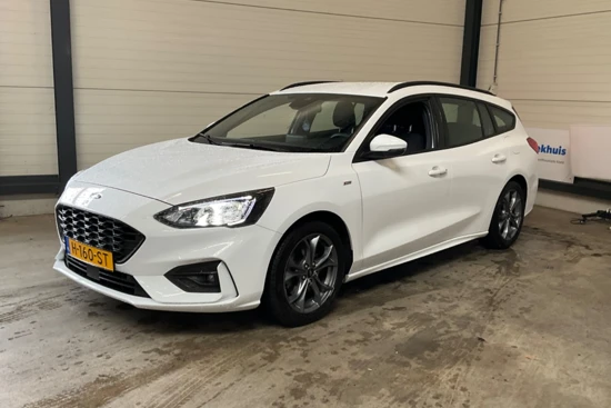 Ford FOCUS Wagon 1.0 EcoBoost ST Line Business | Dealer Onderhouden! | LED | Navi | Winterpack | Clima | Parkeersensoren | Keyless | 17'' Lichtme