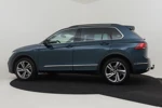 Volkswagen Tiguan 1.4 TSI eHybrid R-Line Business+ 245pk | Elektrische uitklapbare trekhaak 1800kg | Adaptief cruise control | Navigatie | Leder b