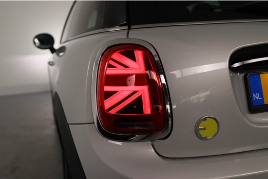 MINI Mini Electric MINI Yours 33 kWh | 1e Eigenaar! | Union Jack | Sportstoelen | Sfeerverlichting | Navi | Clima | Keyless | LED | DAB+