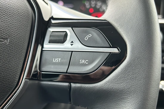 Peugeot 208 208 1.2 100pk 6-bak Active Pack | Apple Carplay/Android Auto | Navi By App | Airco | DAB+ radio | Parkeersensoren achter | Cruis