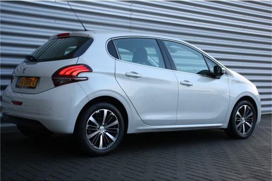 Peugeot 208 1.2 PURETECH 110PK 5-DRS ALLURE