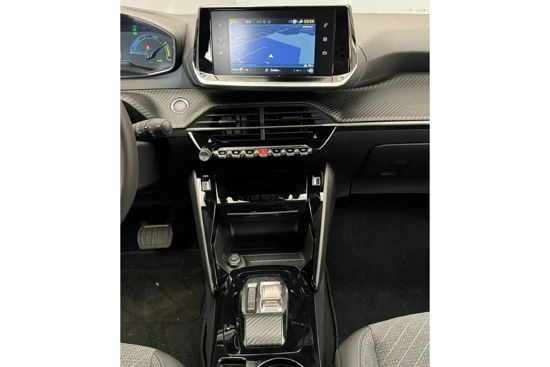 Peugeot e-208 EV Style 50 kWh | Navigatie | Warmtepomp | Climate | LM 16'' | Carplay/Android Auto | Privacy Glass | Parkeersensoren V+A |