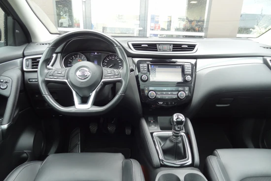 Nissan QASHQAI 1.6 Tekna + | TREKHAAK | PANORAMADAK | 360 GRADEN CAMERA | VOORRUITVERWARMING