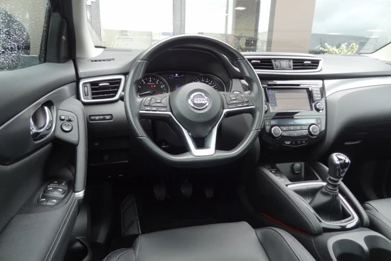 Nissan QASHQAI 1.6 Tekna + | TREKHAAK | PANORAMADAK | 360 GRADEN CAMERA | VOORRUITVERWARMING