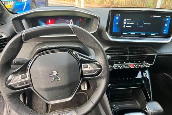 Peugeot 208 1.2 100PK GT Pack | Panorama Dak | Alcantara/Leer | Virtueel Dashboard | Navigatie | Camera | Apple/Android Carplay |