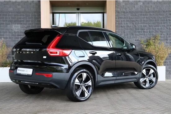 Volvo XC40 T4 Recharge R-Design | Stoel en Stuurwielverwarming | Parkeercamera | Parkeersensoren voor+achter | Keyless Drive | Elektrisch b