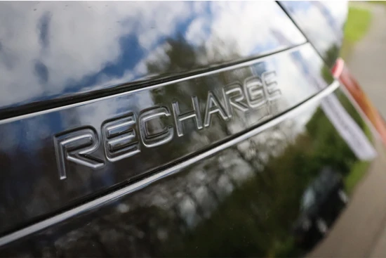 Volvo XC40 T4 Recharge R-Design | Stoel en Stuurwielverwarming | Parkeercamera | Parkeersensoren voor+achter | Keyless Drive | Elektrisch b