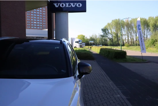 Volvo XC40 Recharge Plus | Adaptieve Cruise Control | Stoel en Stuurwielverwarming | All Season Banden | Microtech bekleding wit stiksel en