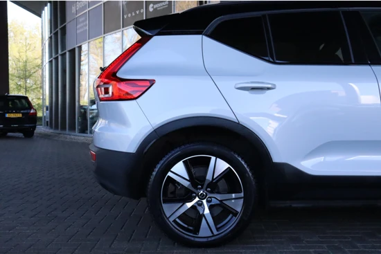 Volvo XC40 Recharge Plus | Adaptieve Cruise Control | Stoel en Stuurwielverwarming | All Season Banden | Microtech bekleding wit stiksel en