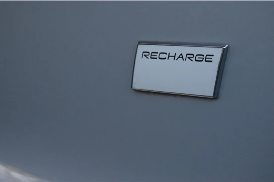 Volvo XC40 Recharge Plus | Adaptieve Cruise Control | Stoel en Stuurwielverwarming | All Season Banden | Microtech bekleding wit stiksel en