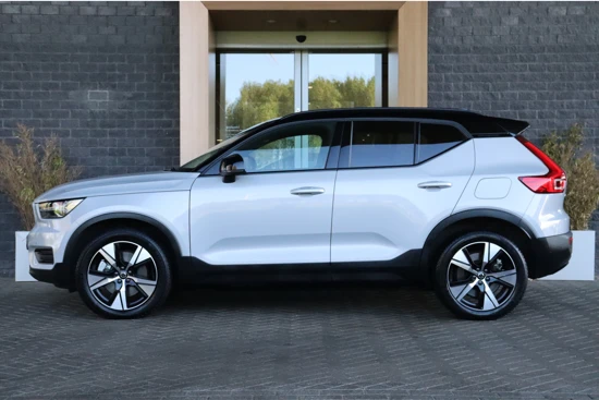 Volvo XC40 Recharge Plus | Adaptieve Cruise Control | Stoel en Stuurwielverwarming | All Season Banden | Microtech bekleding wit stiksel en